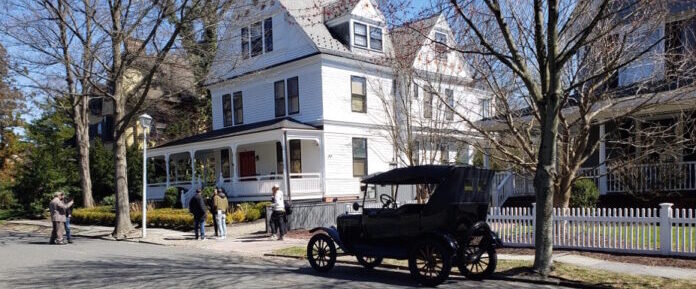 Movie crews return to Morristown street where Meryl Streep once starred